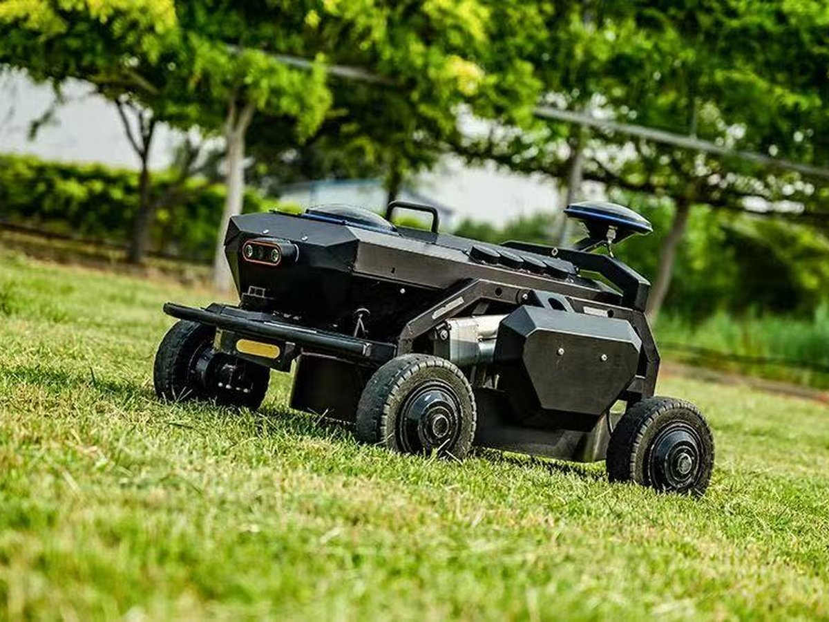 WANJI-R3 compact wheeled fully-electric autonomous mower on a lawn